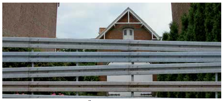 Krieg der Gartenzwerge: Kein Anspruch auf Abriss einer potthässlichen Einfriedung